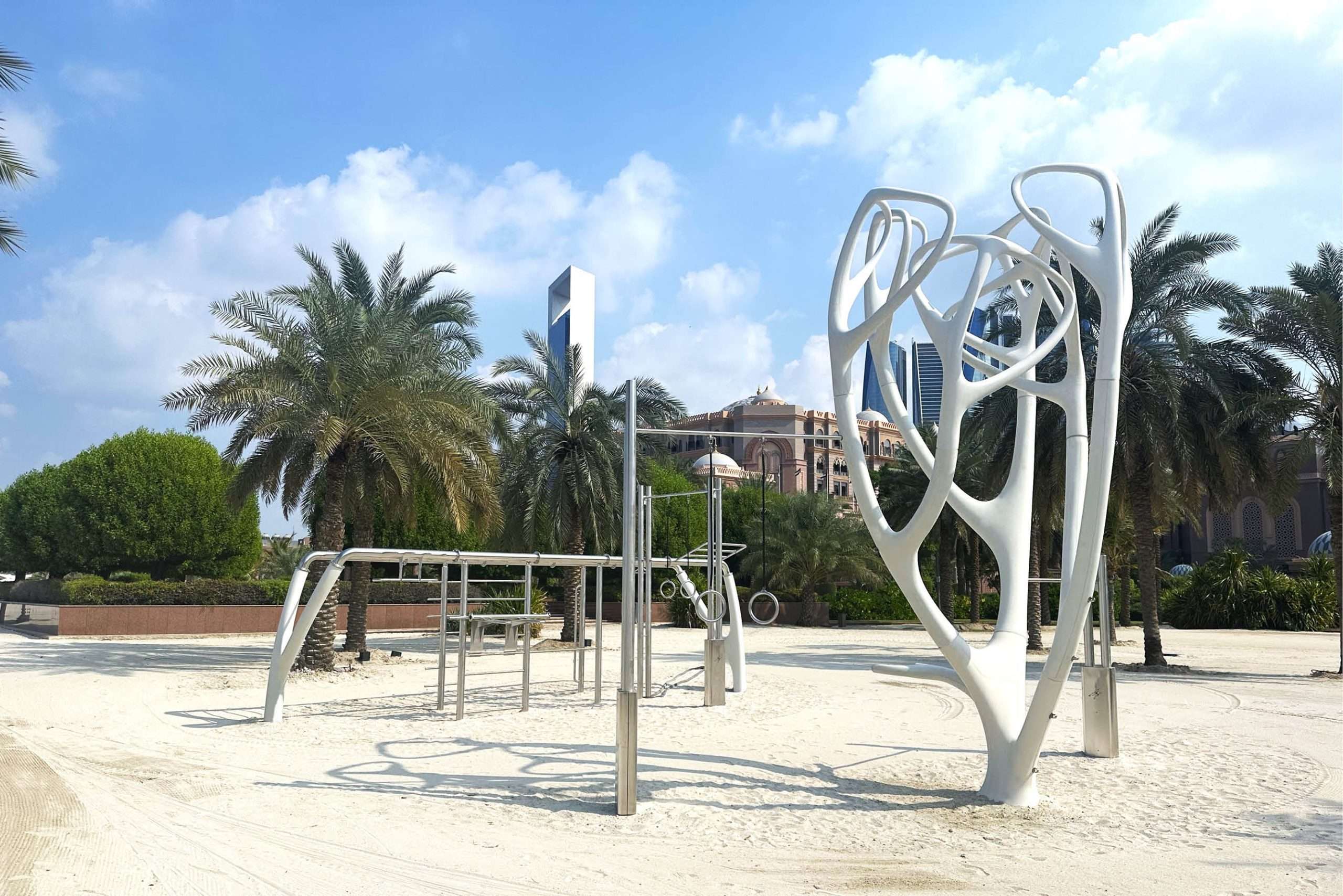 MyTree и MyBeast Beach Club в Emirate Palace Mandarin Oriental, Абу-Даби